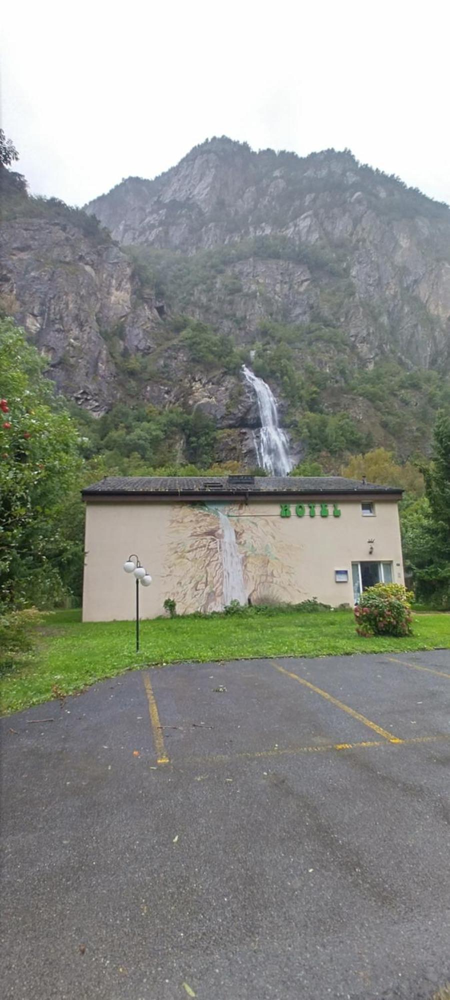 La Cascade Hotel Vernayaz Exterior photo
